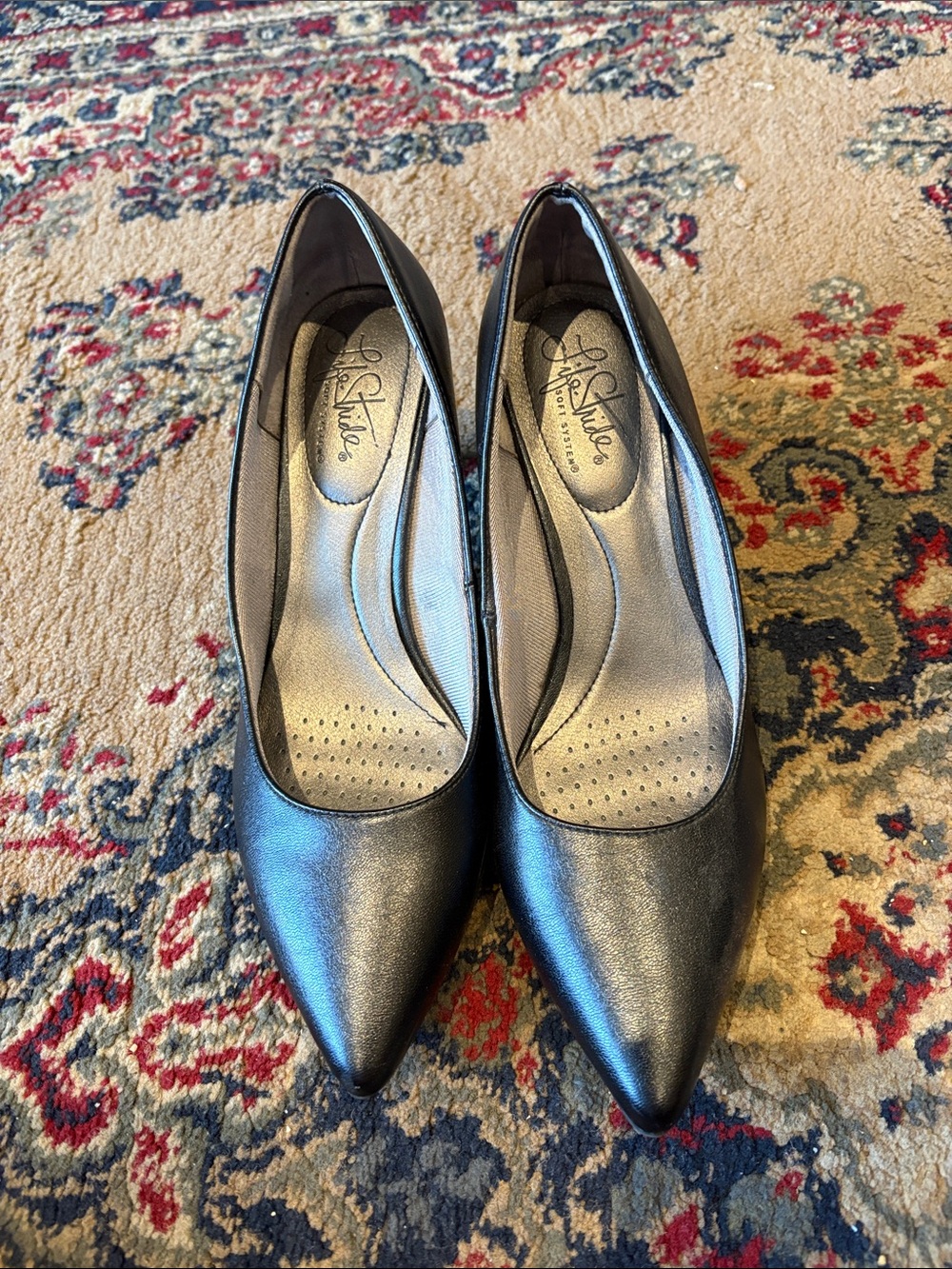 Life Stride Black Pointed-Toe Heeled Pumps